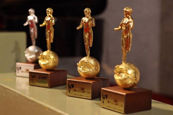 efebo-d_oro-statuette