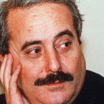 Un' immagine d' archivio di Giovanni Falcone.  Si è concluso con due condanne all'ergastolo per i boss Giuseppe Barranca e Cristoforo Cannella, una a 30 anni per Cosimo D'Amato e una a 12 anni per il pentito Gaspare Spatuzza il processo, celebrato in abbreviato, dal gup di Caltanissetta David Salvucci per la strage di Capaci. 19 novembre 2014.   PAL     ARCHIVIO / ANSA