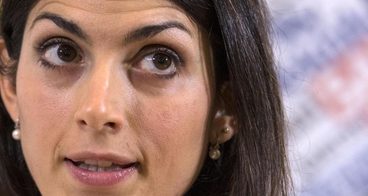 La candidata M5s a sindaco di Roma Virginia Raggi durante la conferenza stampa nella sede dell'Associazione Stampa Estera, Roma, 25 febbraio 2016. 
ANSA/ MASSIMO PERCOSSI