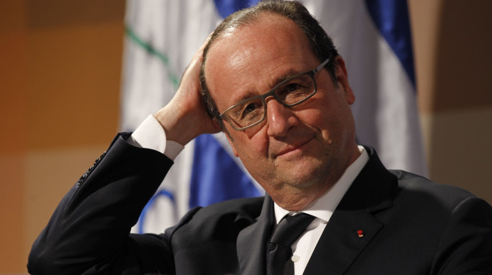 epa05181157 French President Francois Hollande gestures as he speaks during a joint press conference with his Uruguayan counterpart Tabare Vazquez (not pictured) in Montevideo, Uruguay, 25 February 2016. The express visit of Hollande will last only six hours and is the last stop of Hollande's tour in Latin America.  EPA/JUAN IGNACIO MAZZONI