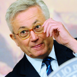 Il ministro dell'economia Giulio Tremonti durante una conferenza stampa a Palazzo Chigi, oggi 30 luglio 2010 a Roma. Il governo non intende tollerare che "la Puglia diventi una nuova Grecia". Questo il messaggio del ministro dell'economia Giulio Tremonti al termine del Cdm polemizzando con la legislazione regionale sulla Sanita'.     ANSA / ETTORE FERRARI