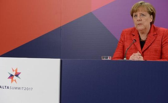 Angela-Merkel-Malta_artikelBox