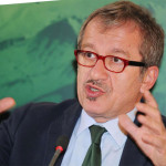Roberto_Maroni