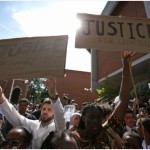 rogo Londra, protesta municipio Kensington