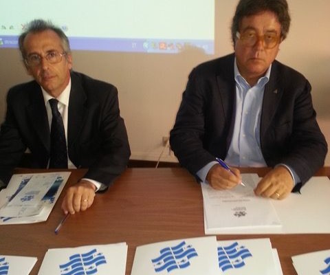 Il Sindaco di Ustica Attilio Licciardi e il Presidente dell’Accademia Internazionale di Scienze e Tecniche Subacquee pg