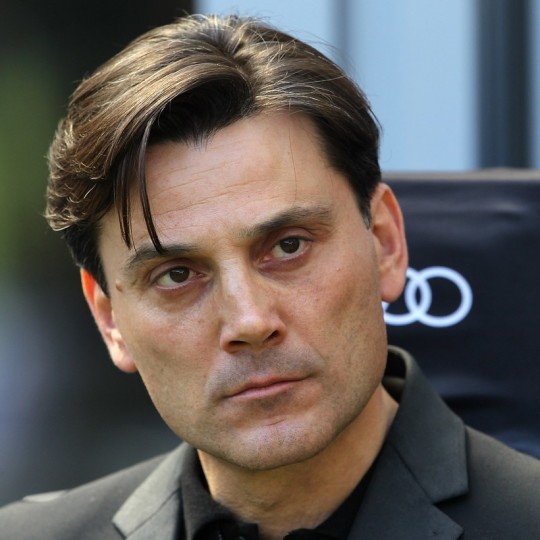 MILAN, ITALY - APRIL 23:  AC Milan coach Vincenzo Montella looks on before the Serie A match between AC Milan and Empoli FC at Stadio Giuseppe Meazza on April 23, 2017 in Milan, Italy.  (Photo by Marco Luzzani/Getty Images)