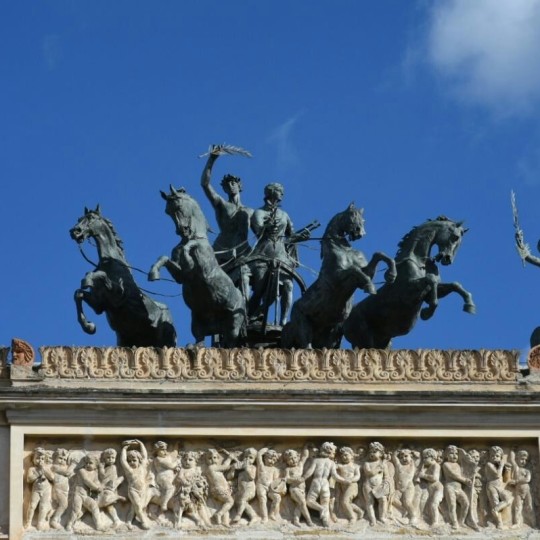 Politeama Garibaldi, cavalli